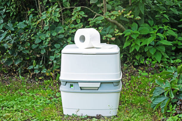 Best Portable restroom trailer rental  in Clinton, AR